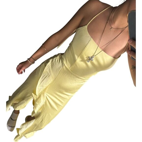 La Femme Ruffle Prom Dress with Scoop Neck and Lace Up Back - Size 4 - NWT - Picture 3 of 4